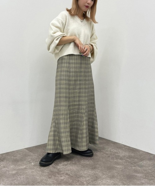 apres jour mignon（アプレジュールミニョン）の「ショートＶネックモチモチニットプルオーバー【ZOZOTOWN限定アイテム】（ニット/セーター・レディース・パープル/グリーン/ブルー/グリーン系その他3/ブルー系その他2/マスタード/レッド/ブラック/オレンジ系その他/アイボリー・X-LARGE/フリー）」の13枚目の写真