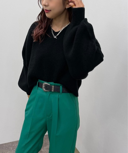 apres jour mignon（アプレジュールミニョン）の「ショートＶネックモチモチニットプルオーバー【ZOZOTOWN限定アイテム】（ニット/セーター・レディース・パープル/グリーン/ブルー/グリーン系その他3/ブルー系その他2/マスタード/レッド/ブラック/オレンジ系その他/アイボリー・X-LARGE/フリー）」の17枚目の写真