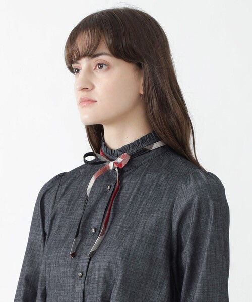 BLUE LABEL CRESTBRIDGE(ブルーレーベルクレストブリッジ)の「スラブシャンブレーフルダルマイクロツイルストレッチワンピース(ワンピース・レディース・ダークネイビー/ベージュ・36/38)」の12枚目の写真