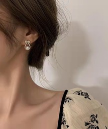ジルコンピアス