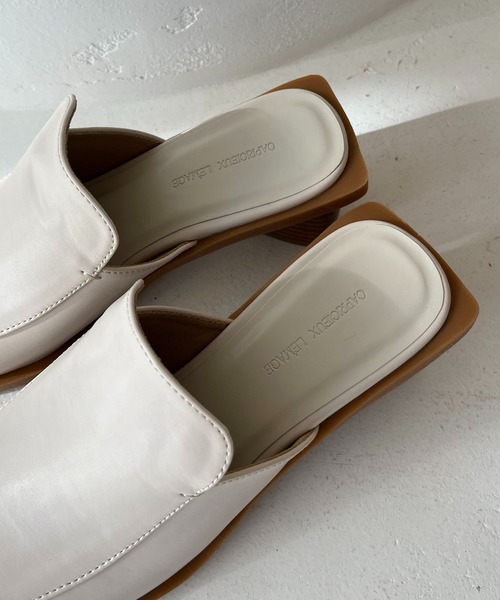 CAPRICIEUX LE'MAGE（カプリシューレマージュ）の「スクエア三角ヒールミュール（サンダル・レディース・アイボリー/ブラック・M/L）」の13枚目の写真