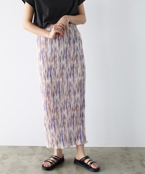 GeeRA(ジーラ)の「ミニプリーツプリントタイトロングスカート(スカート・レディース・オレンジ/グリーン・MEDIUM)」の2枚目の写真