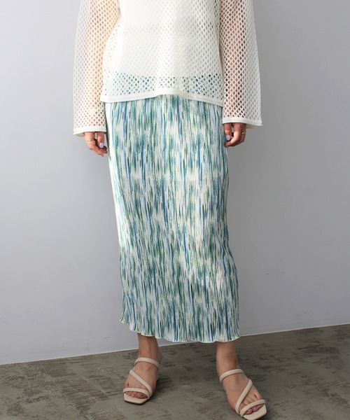 GeeRA(ジーラ)の「ミニプリーツプリントタイトロングスカート(スカート・レディース・オレンジ/グリーン・MEDIUM)」の3枚目の写真