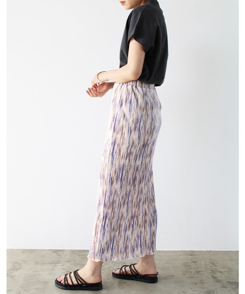 GeeRA(ジーラ)の「ミニプリーツプリントタイトロングスカート(スカート・レディース・オレンジ/グリーン・MEDIUM)」の11枚目の写真