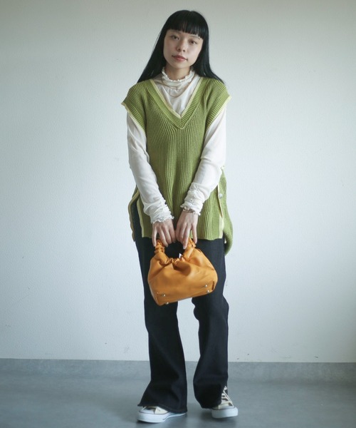 spoon store(スプーンストア)の「配色ラインサイドボタンニットベスト(ベスト・レディース・ベージュ/グリーン/アイボリー・フリー)」の22枚目の写真