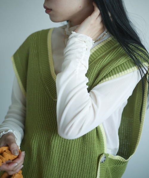 spoon store(スプーンストア)の「配色ラインサイドボタンニットベスト(ベスト・レディース・ベージュ/グリーン/アイボリー・フリー)」の20枚目の写真