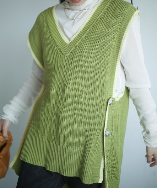 spoon store(スプーンストア)の「配色ラインサイドボタンニットベスト(ベスト・レディース・ベージュ/グリーン/アイボリー・フリー)」の21枚目の写真