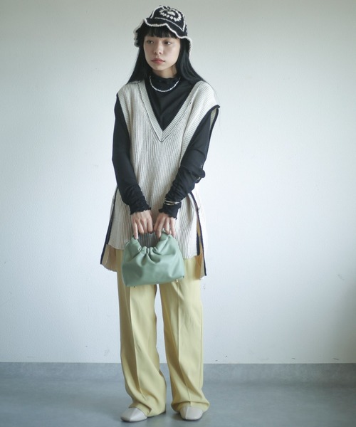 spoon store(スプーンストア)の「配色ラインサイドボタンニットベスト(ベスト・レディース・ベージュ/グリーン/アイボリー・フリー)」の6枚目の写真