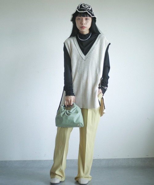 spoon store(スプーンストア)の「配色ラインサイドボタンニットベスト(ベスト・レディース・ベージュ/グリーン/アイボリー・フリー)」の7枚目の写真