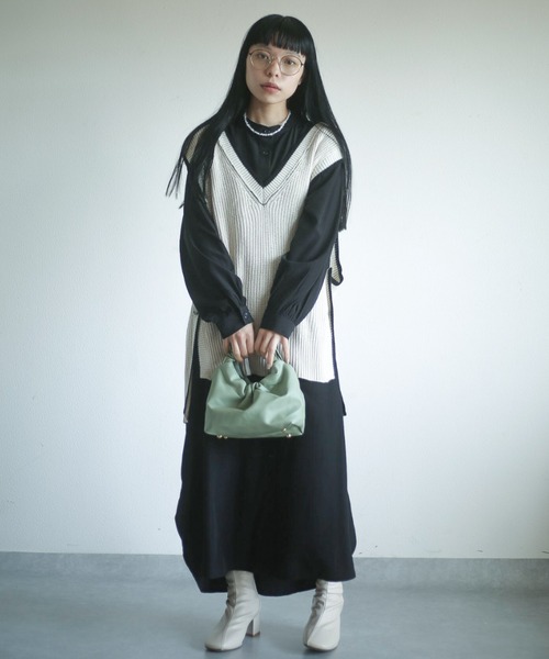 spoon store(スプーンストア)の「配色ラインサイドボタンニットベスト(ベスト・レディース・ベージュ/グリーン/アイボリー・フリー)」の10枚目の写真