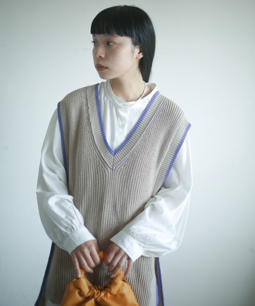 spoon store(スプーンストア)の「配色ラインサイドボタンニットベスト(ベスト・レディース・ベージュ/グリーン/アイボリー・フリー)」の12枚目の写真