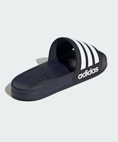 adidas(アディダス)の「アディレッタ シャワー サンダル / Adilette Shower Slides / アディダス(サンダル・メンズ・ホワイト×ブラック/ブラック×ホワイト/ネイビー×ホワイト/ブラック×ブラック・23.5cm/24.5cm/25.5cm/26.5cm/27.5cm/28.5cm/22.5cm/29.5cm/30.5cm)」の13枚目の写真
