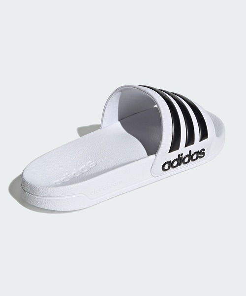 adidas(アディダス)の「アディレッタ シャワー サンダル / Adilette Shower Slides / アディダス(サンダル・メンズ・ホワイト×ブラック/ブラック×ホワイト/ネイビー×ホワイト/ブラック×ブラック・23.5cm/24.5cm/25.5cm/26.5cm/27.5cm/28.5cm/22.5cm/29.5cm/30.5cm)」の11枚目の写真