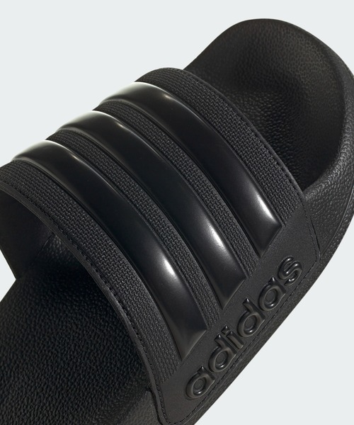 adidas(アディダス)の「アディレッタ シャワー サンダル / Adilette Shower Slides / アディダス(サンダル・メンズ・ホワイト×ブラック/ブラック×ホワイト/ネイビー×ホワイト/ブラック×ブラック・23.5cm/24.5cm/25.5cm/26.5cm/27.5cm/28.5cm/22.5cm/29.5cm/30.5cm)」の5枚目の写真
