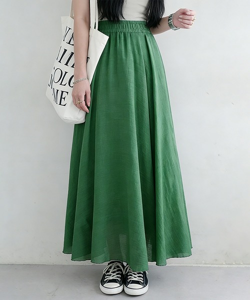 Doux Belle（ドゥーベル）の「ドレープを楽しむフレアロングスカート（スカート・レディース・ホワイト/ライトグレー/ライトブルー/ブラック/パープル/ネイビー/ブラウン/サックスブルー/グリーン/アクア/イエロー/グレイッシュブルー/ブルー/ラベンダー/ライトグリーン/セージグリーン/サーモンピンク/ライトピンク/オートミール/ベージュ/Brick/ダークグレー/イエローゴールド/オレンジ/レッドパープル/ダークブルー/プラム/ダークブラウン/レッド/ワインレッド/ダークパープル/グレイッシュベージュ/カーキ/ブルーグリーン/スモークピンク/ダークグリーン/ローズ/マジェンタ・MEDIUM/LARGE）」の10枚目の写真