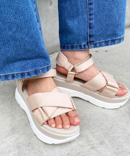 INGNI（イング）の「クロスバンドスポサン（サンダル・レディース・アイボリー/ブラック×ホワイト・M/L）」の11枚目の写真