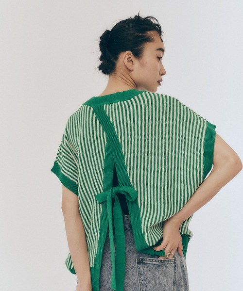 manana suerte（マニャーナスエルテ）の「バックリボンストライプニット（ベスト・レディース・ブラック/レッド/グリーン・FREE）」の21枚目の写真