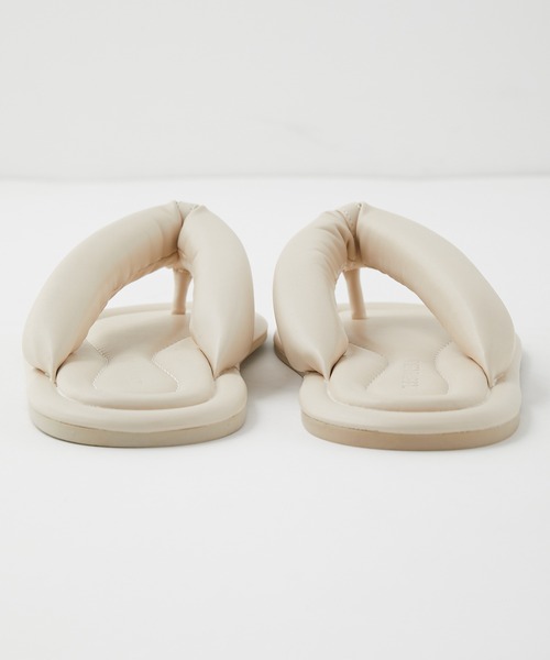 y/m by misato（イムバイミサト）の「トングフラットサンダル（サンダル・レディース・ブラウン/オフホワイト・MEDIUM/LARGE/SMALL）」の3枚目の写真