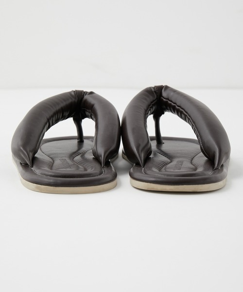 y/m by misato（イムバイミサト）の「トングフラットサンダル（サンダル・レディース・ブラウン/オフホワイト・MEDIUM/LARGE/SMALL）」の5枚目の写真