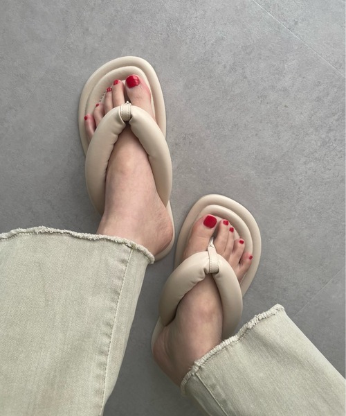 y/m by misato（イムバイミサト）の「トングフラットサンダル（サンダル・レディース・ブラウン/オフホワイト・MEDIUM/LARGE/SMALL）」の15枚目の写真