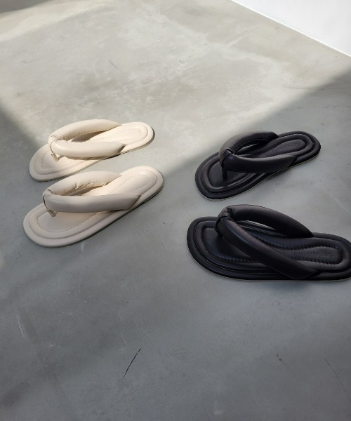 y/m by misato（イムバイミサト）の「トングフラットサンダル（サンダル・レディース・ブラウン/オフホワイト・MEDIUM/LARGE/SMALL）」の11枚目の写真