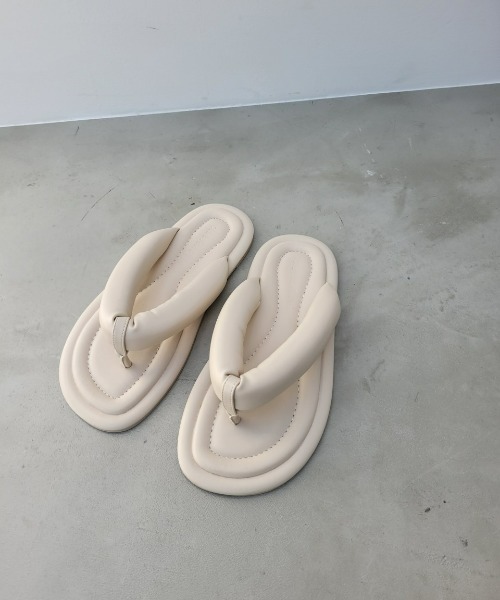 y/m by misato（イムバイミサト）の「トングフラットサンダル（サンダル・レディース・ブラウン/オフホワイト・MEDIUM/LARGE/SMALL）」の13枚目の写真