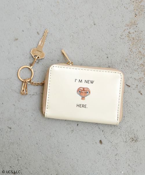 ACCOMMODE(アコモデ)の「E.T. パテントマルチケース(カードケース・レディース・ブラック/アイボリー・FREE)」の1枚目の写真