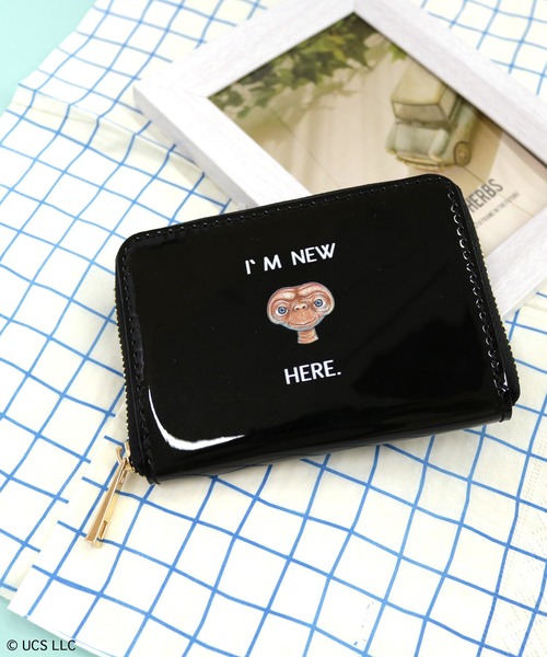 ACCOMMODE(アコモデ)の「E.T. パテントマルチケース(カードケース・レディース・ブラック/アイボリー・FREE)」の3枚目の写真