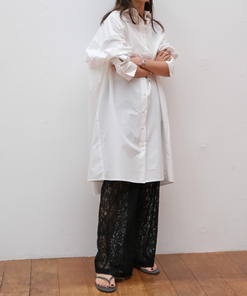 AKTE（アクテ）の「オーバーサイズシャツワンピース（シャツワンピース・レディース・ストライプ/ホワイト・FREE）」の3枚目の写真