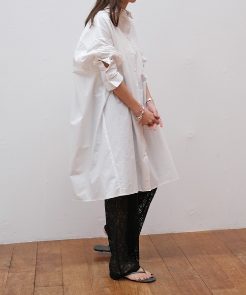 AKTE（アクテ）の「オーバーサイズシャツワンピース（シャツワンピース・レディース・ストライプ/ホワイト・FREE）」の15枚目の写真