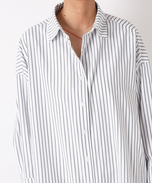 AKTE（アクテ）の「オーバーサイズシャツワンピース（シャツワンピース・レディース・ストライプ/ホワイト・FREE）」の6枚目の写真