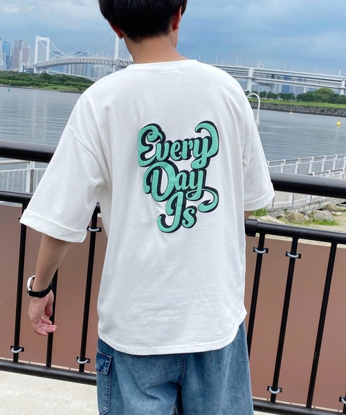 PairPair(ペアペア)の「ロールアップ発泡プリントTEE(ユニセックス)(Tシャツ/カットソー・メンズ・チャコールグレー/オフホワイト/グレイッシュブルー・MEDIUM/LARGE)」の2枚目の写真