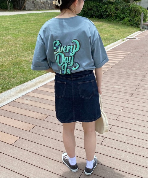 PairPair(ペアペア)の「ロールアップ発泡プリントTEE(ユニセックス)(Tシャツ/カットソー・メンズ・チャコールグレー/オフホワイト/グレイッシュブルー・MEDIUM/LARGE)」の14枚目の写真