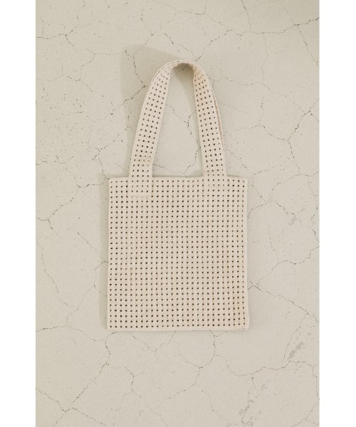 BLACK BY MOUSSY（ブラックバイマウジー）の「mesh knit mini bag（メッシュニットミニバック）（トートバッグ・レディース・ブラック/ベージュ・FREE）」の11枚目の写真