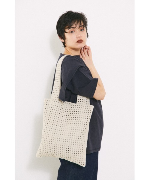 BLACK BY MOUSSY（ブラックバイマウジー）の「mesh knit mini bag（メッシュニットミニバック）（トートバッグ・レディース・ブラック/ベージュ・FREE）」の19枚目の写真
