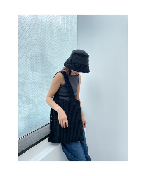 BLACK BY MOUSSY（ブラックバイマウジー）の「mesh knit mini bag（メッシュニットミニバック）（トートバッグ・レディース・ブラック/ベージュ・FREE）」の6枚目の写真