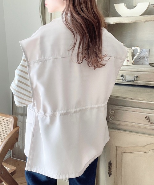 moment+(モーメントプラス)の「【累計販売枚数1万枚突破!】スタンドカラーミリタリーベスト(ベスト・レディース・ブラック/カーキ/アイボリー・M)」の11枚目の写真