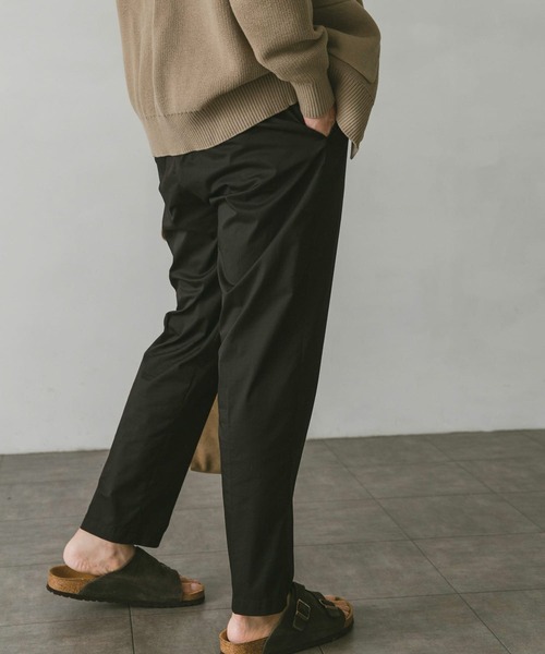 URBAN RESEARCH DOORS（アーバンリサーチドアーズ）の「スリムテーパードパンツ（その他パンツ・メンズ・ベージュ/ブラック/カーキ・SMALL/MEDIUM/LARGE）」の5枚目の写真