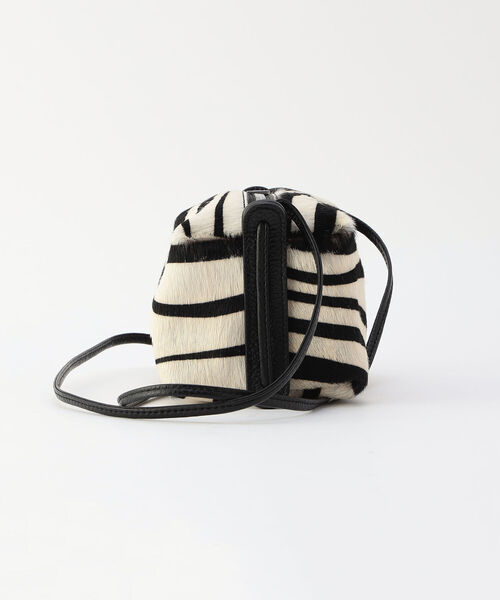 NOLLEY’S Sophi(ノーリーズソフィ)の「【MARCO MASI/マルコマージ】ゼブラミニポシェット(ショルダーバッグ・レディース・ゼブラ・FREE)」の2枚目の写真