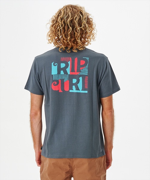 rip curl(リップカール)の「【RIPCURL(リップカール)】SURF REVIVAL BOXED TEE/バックプリント半袖ロゴTシャツ(Tシャツ/カットソー・メンズ・ホワイト系その他/チャコール・SMALL/MEDIUM/LARGE/X-LARGE/X-SMALL)」の2枚目の写真