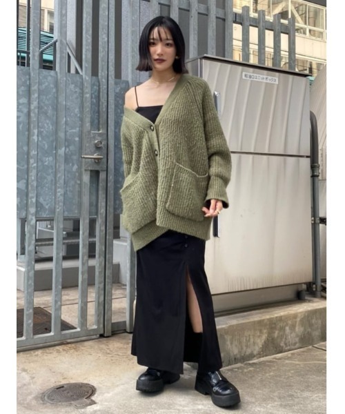MOUSSY（マウジー）の「OVERSIZED カーディガン（カーディガン/ボレロ・レディース・ブラック/カーキ/オレンジ/ブルー・FREE）」の5枚目の写真