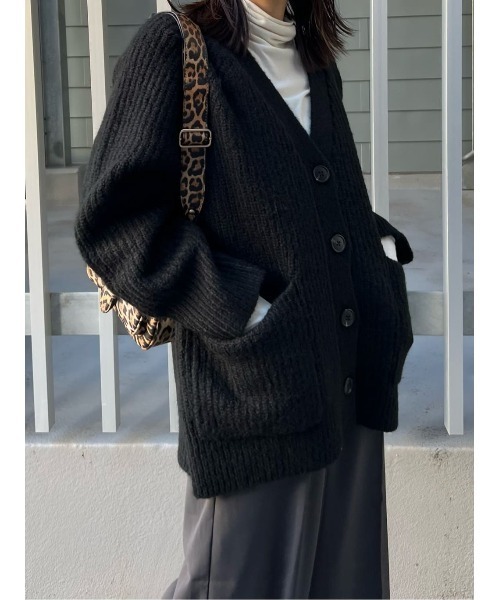 MOUSSY（マウジー）の「OVERSIZED カーディガン（カーディガン/ボレロ・レディース・ブラック/カーキ/オレンジ/ブルー・FREE）」の6枚目の写真