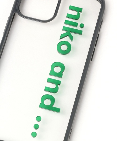 niko and...（ニコアンド）の「オリジナルニコロゴカラー iPhoneケース(13/14兼用)（スマホケース/カバー・レディース・グレー/ホワイト・0）」の8枚目の写真