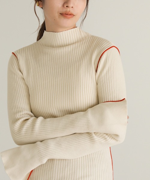 select MOCA(セレクトモカ)の「2022 AW 配色スリットスリーブプチハイネックニット(ニット/セーター・レディース・ブルー/ブラック/アイボリー・FREE)」の8枚目の写真