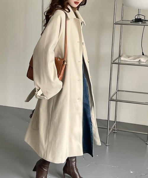 emi+（エミプラス）の「ベルト付きロングステンカラーコート（チェスターコート・レディース・ライトベージュ/ダークブラウン/キャメル/チャコールグレー/ブラック・L/M）」の11枚目の写真