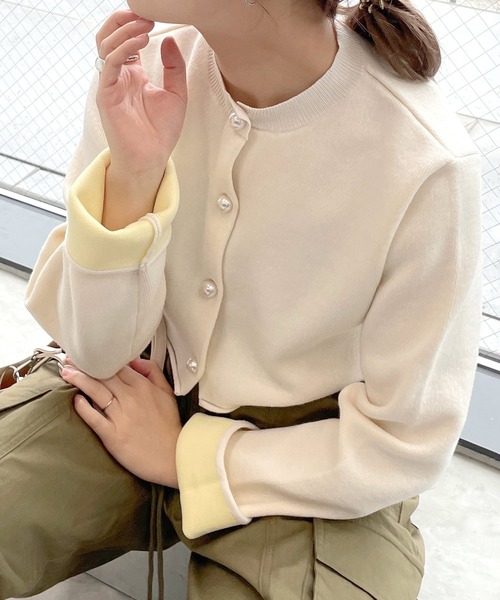 w closet（ダブルクローゼット）の「ショートクルーネックカーディガン（カーディガン/ボレロ・レディース・レッド/ブラック/ブルー/グリーン/レッド系その他/オフホワイト・FREE）」の2枚目の写真