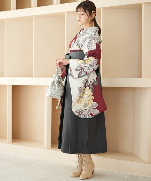 utatane(ウタタネ)の「袴セット utatane えんじの染分けレトロ菊(着物・レディース・エンジ・LL/L/M)」の3枚目の写真