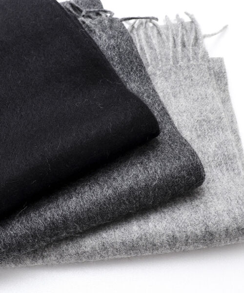 NOLLEY'S goodman（ノーリーズグッドマン）の「カシミヤソリッドマフラー アラシャン産カシミヤ100%使用 30cm幅（マフラー・メンズ・オリーブ/ブラック/チャコールグレー/ライトグレー・FREE）」の20枚目の写真
