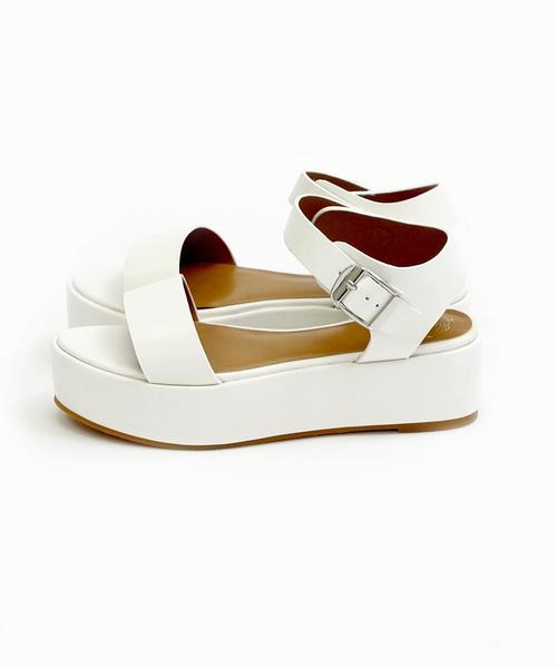 Boisson Chocolat（ボワソンショコラ）の「Tボワソンショコラ/B プラットフォームサンダル50（サンダル・レディース・オフホワイト/ネイビー/シルバー・38/36/37）」の5枚目の写真