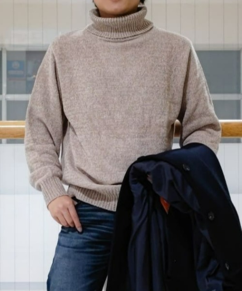 Right-on（ライトオン）の「モールタートルネックニット（ニット/セーター・メンズ・ライトグレー/オフホワイト/ブラック・L/XL/M）」の2枚目の写真